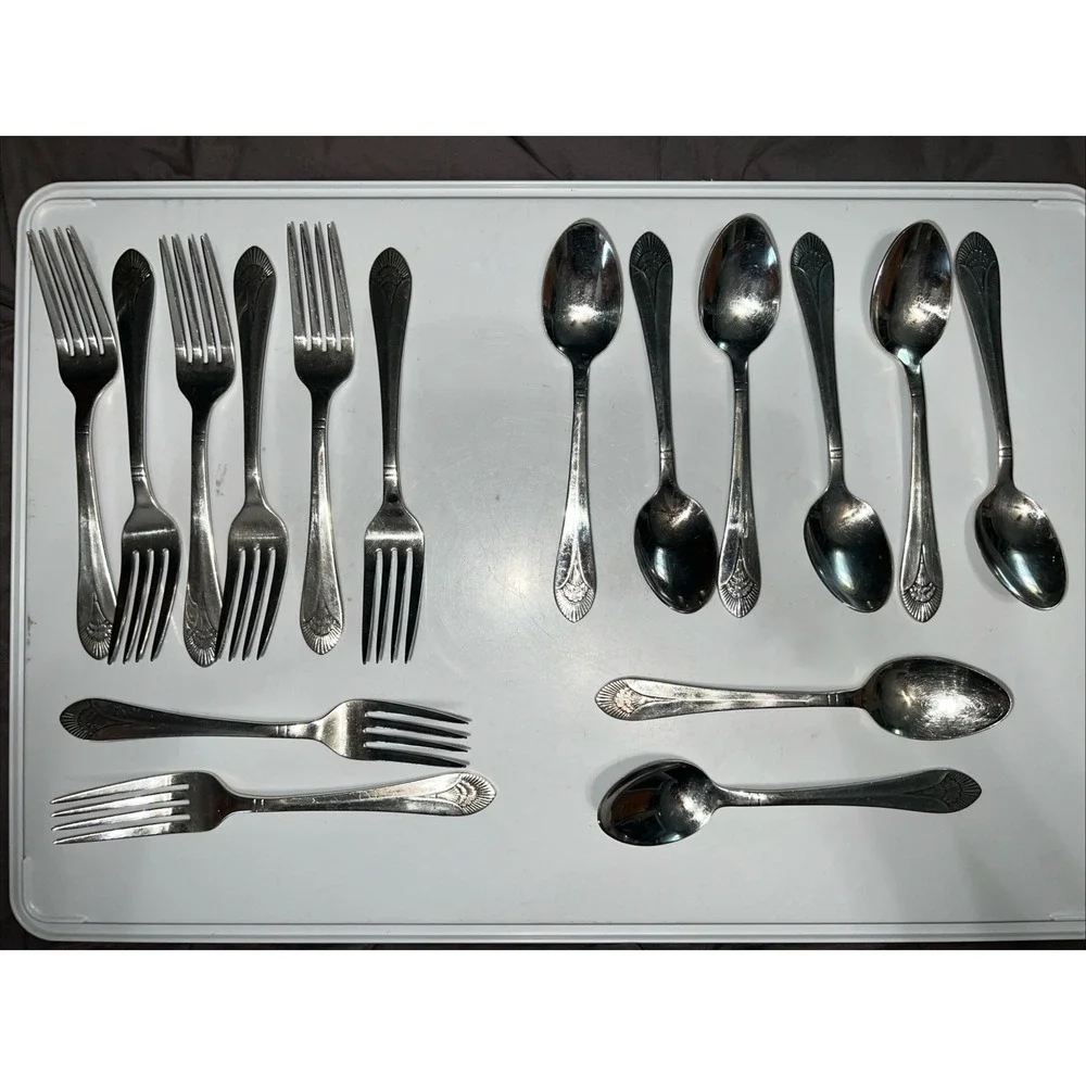 Vintage 16 Piece‎ WNK Worthy Noble And Kent Flatware Set 18/10 Silver Plate Fan